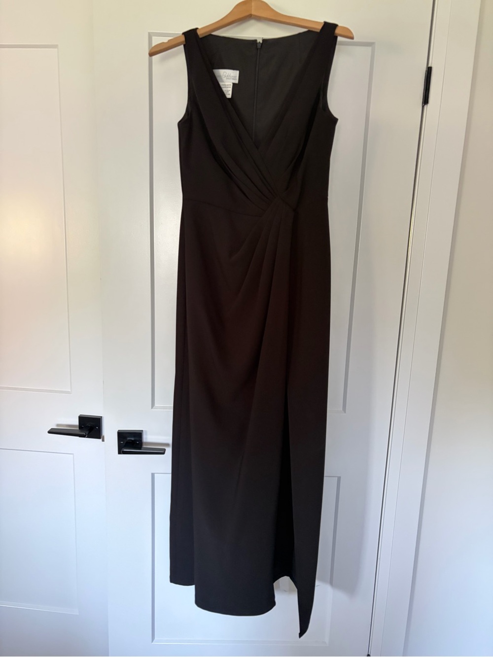 Jenny Packham Bridesmaids Black Sleeveless Draped V-Neck Gown